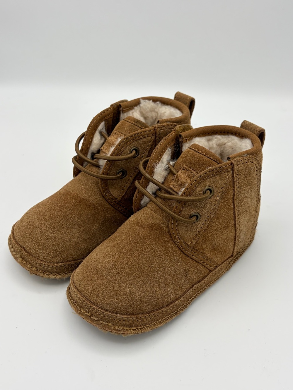 UGG Baby Neumel boots in chestnut suede with a cozy wool lining sz small